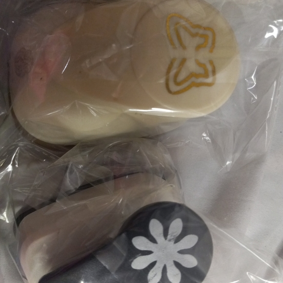 12pc paper punch lot - Picture 3 of 8